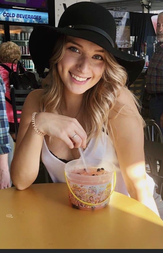 26: Submission - Alexia