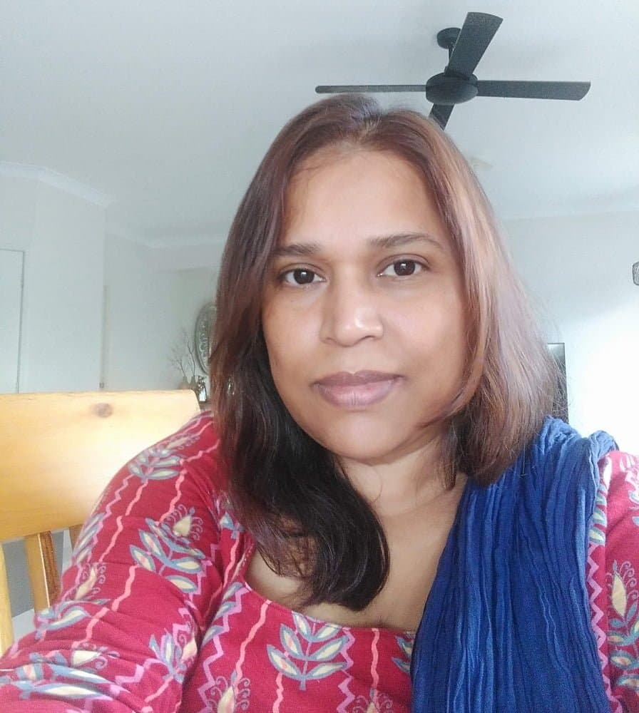 Voluptuous bhabhi from Dhaka, Bangladesh. No one could resist to pound this bhabhi????