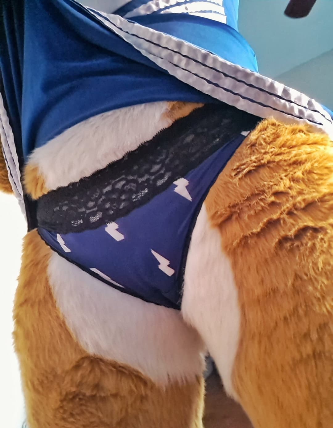 [FURRY/GAS] ?? deer fursuiter teasing and having gas (ļôťûșľâfâŵń/jǎčķâļșťŷļê)