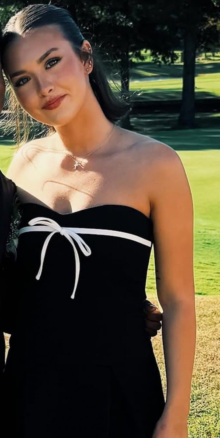 Priscilla Robertson-this sexy little thing is a Christian whore knocked up by BBC. family disgrace