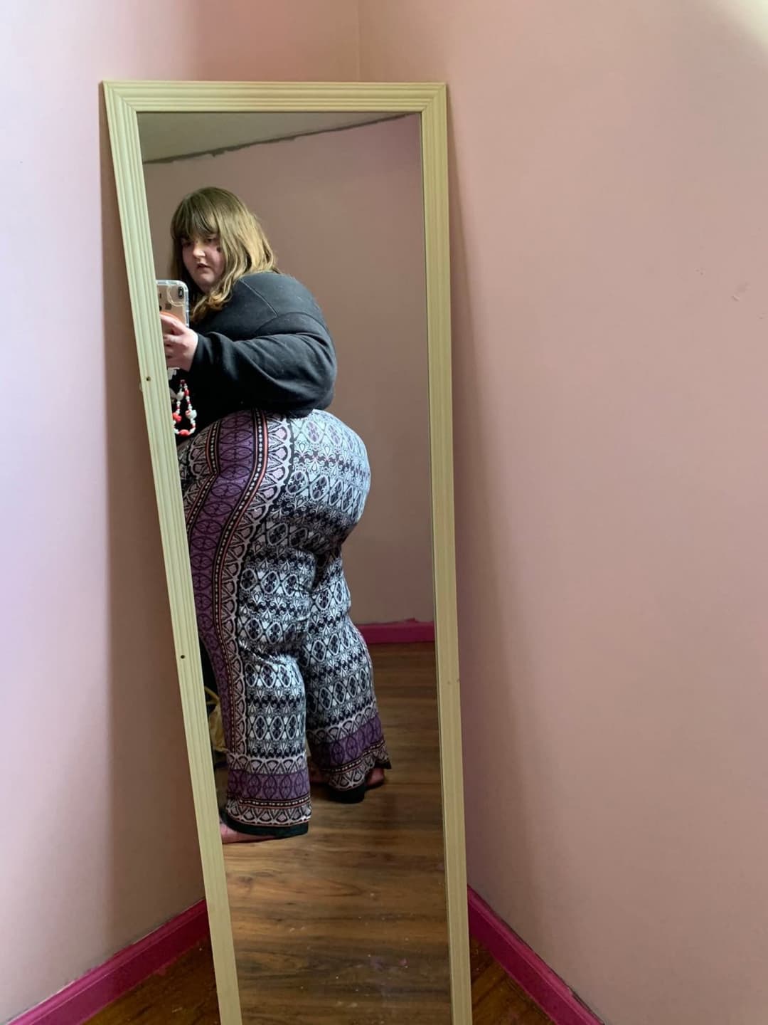 MASSIVE HUGE PAWG SSBBW BBW HUGE THICK BIG ASS GOONER MATERIAL
