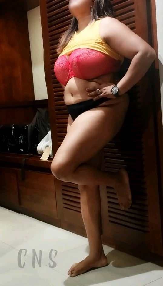 Sinhala සිංහල new leak. Big boobs girl. Huge boobs. 2025 new