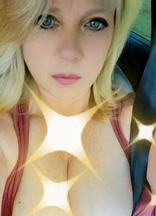 6ZHZenF milf Blowjob Arizona picture album public sex wife Christine from Arizona reddit post