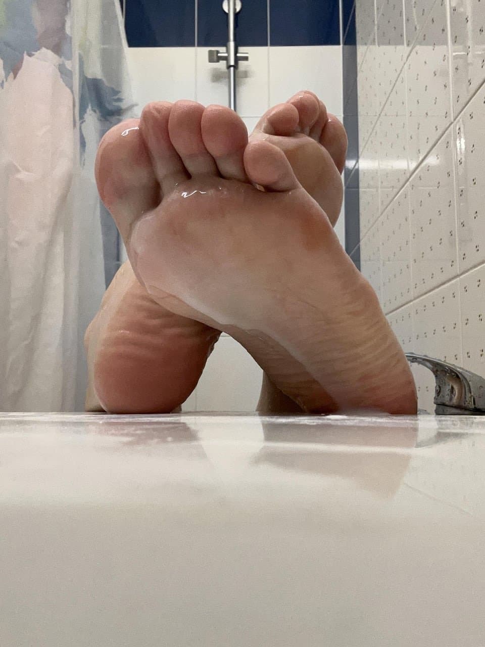 no one sees my post or DM me, so here you go, blackmail me, cancel me, my id, fap stash and socials