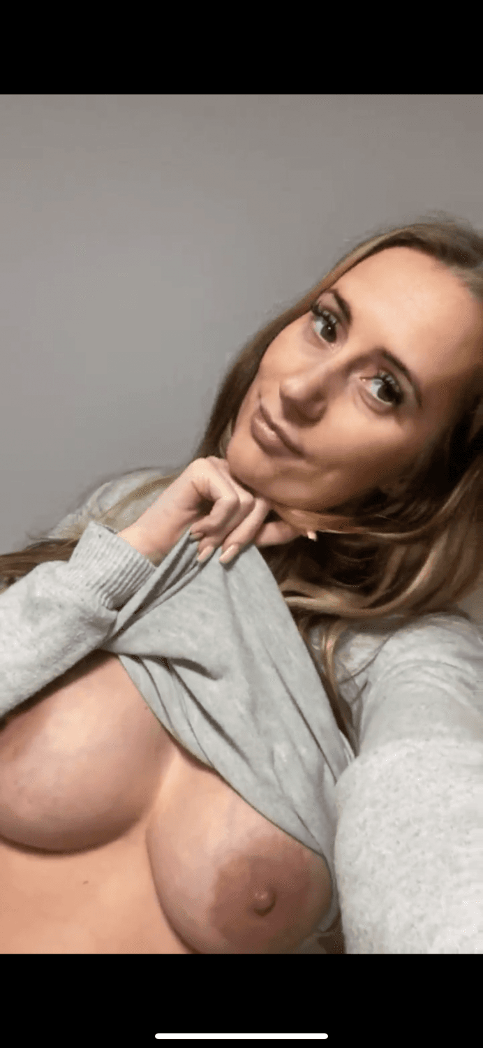 One of the hottest milfs on here ?