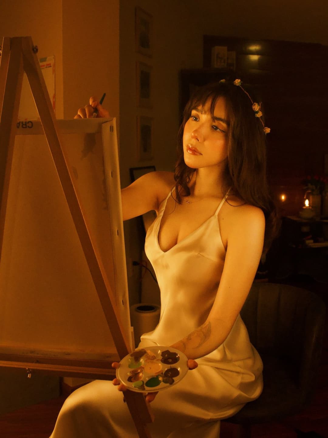 Diosa beth necesita mucho semen en su cara