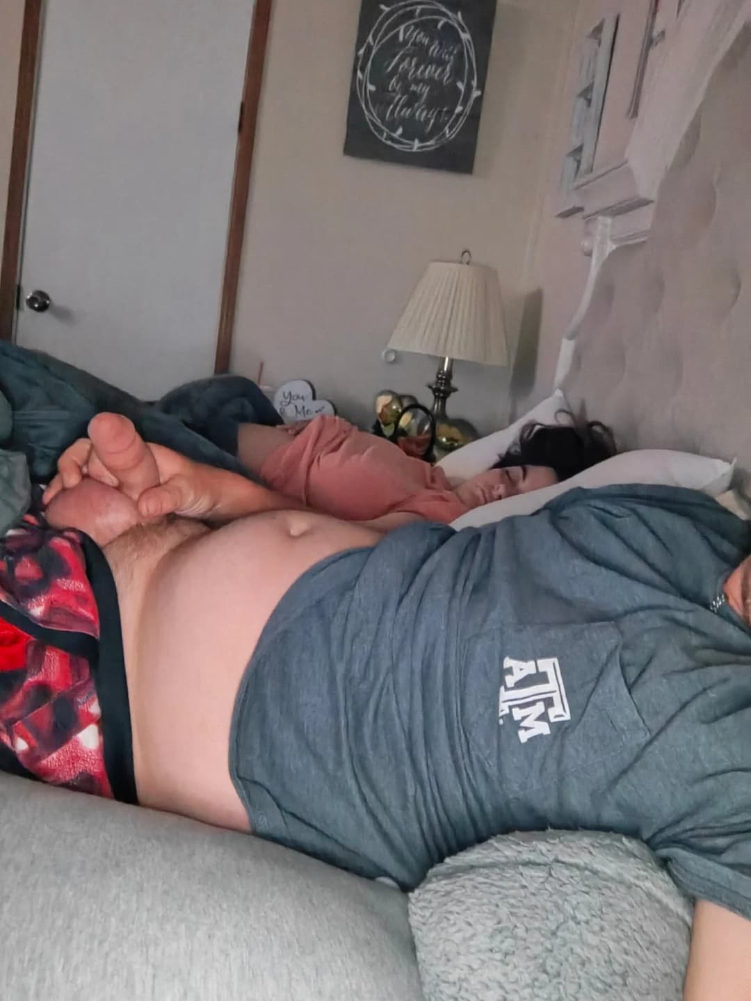 Bf shares her wife on online chat platform