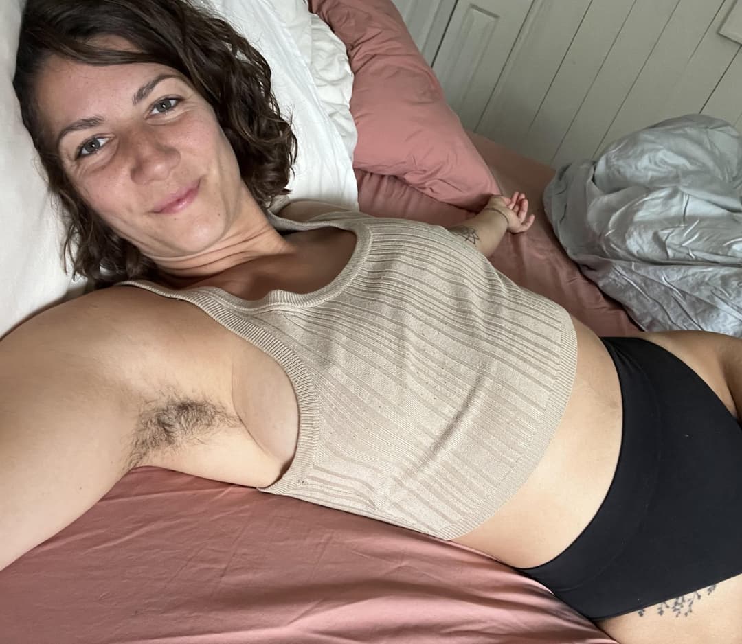 Maple: Fit, Hairy, Armpits, Sweaty