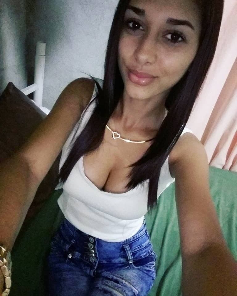 Click to view full size Skiny teen