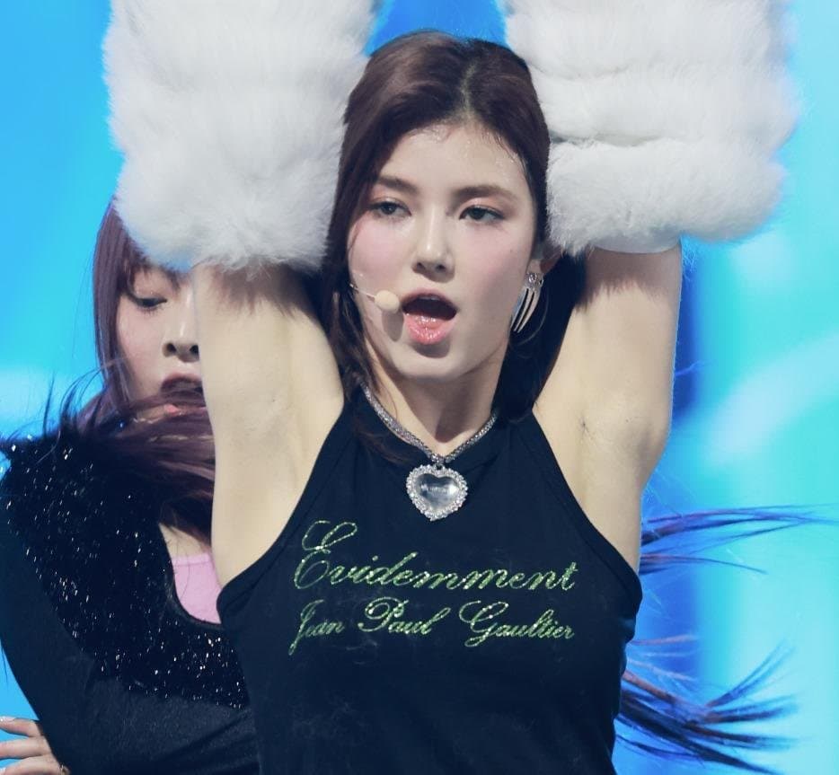 Fap to armpit kpop