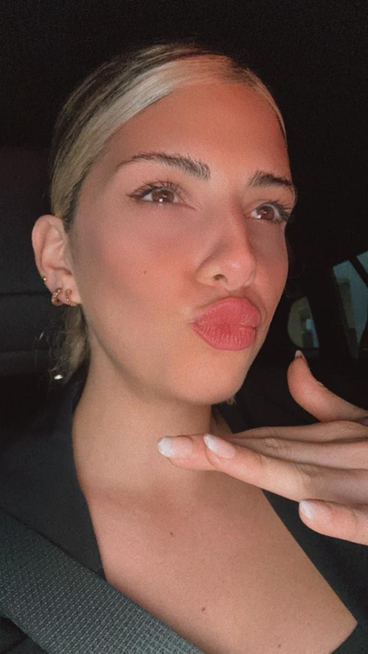 Eyes that tease… lips that tempt