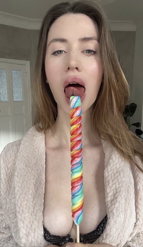 Marie a Lollipop Licker
