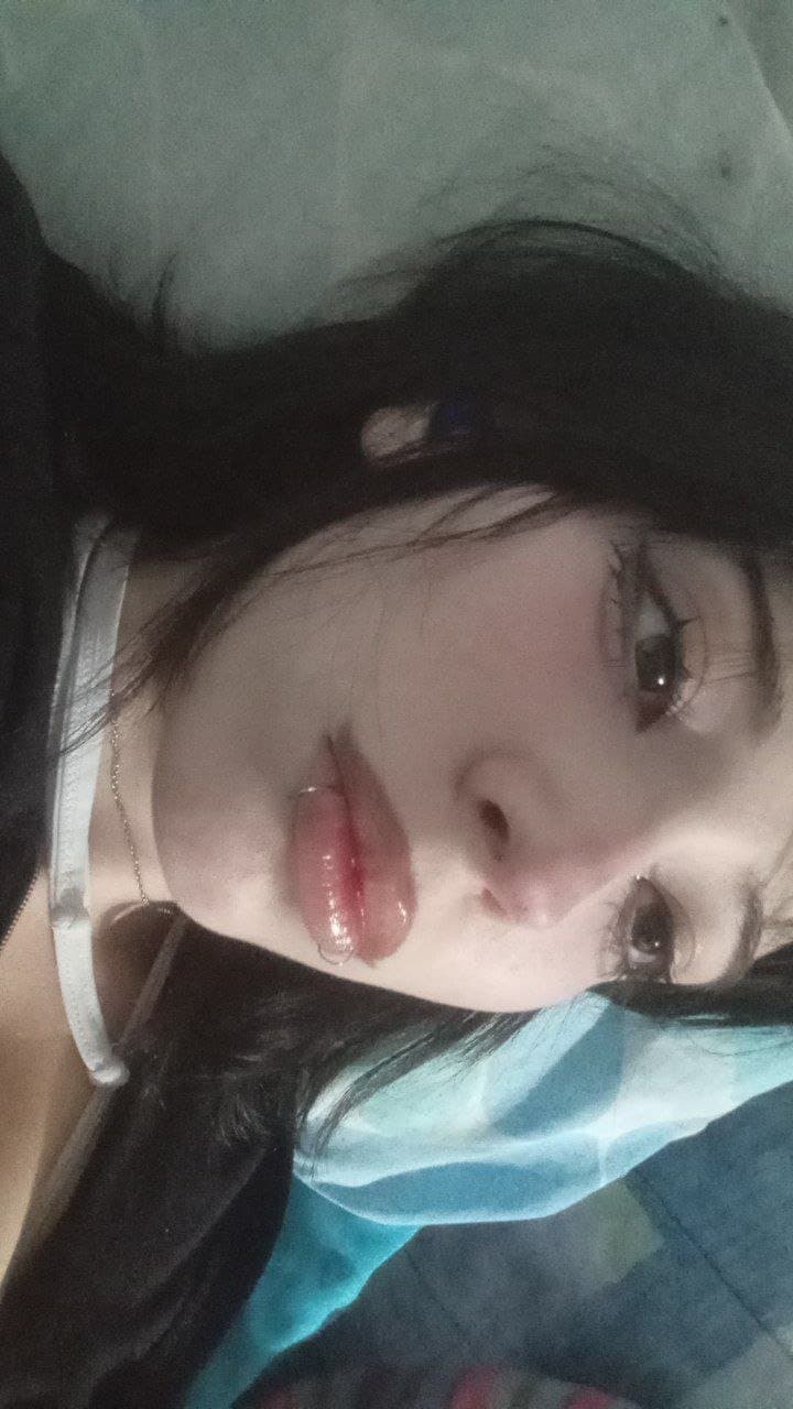 Micaela rica perrita Uruguaya exhibiciónista