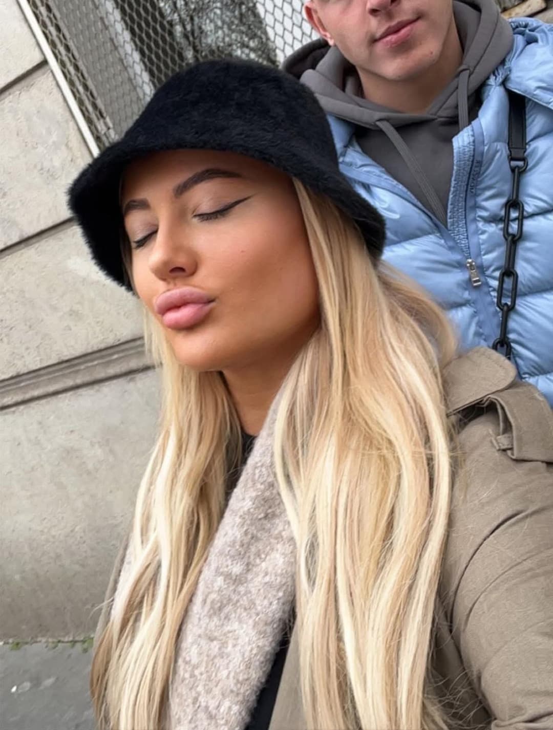 This Chav Chloe told the practitioner, "give me the deluxe ultra suction nut extractor cock lips"