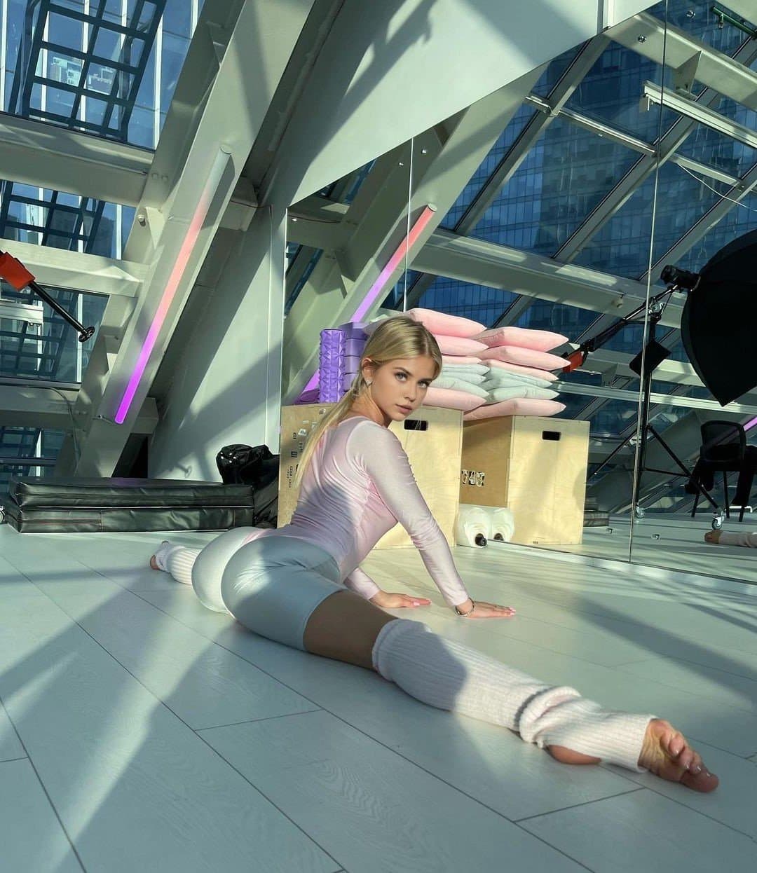 fitness blonde teen perfect body - @alice_blondish