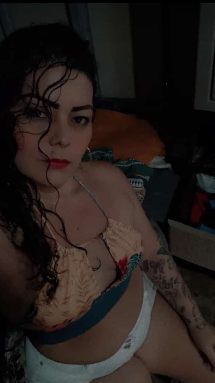 Click to view full size Esta puta me vende contenido exclusivo?maría