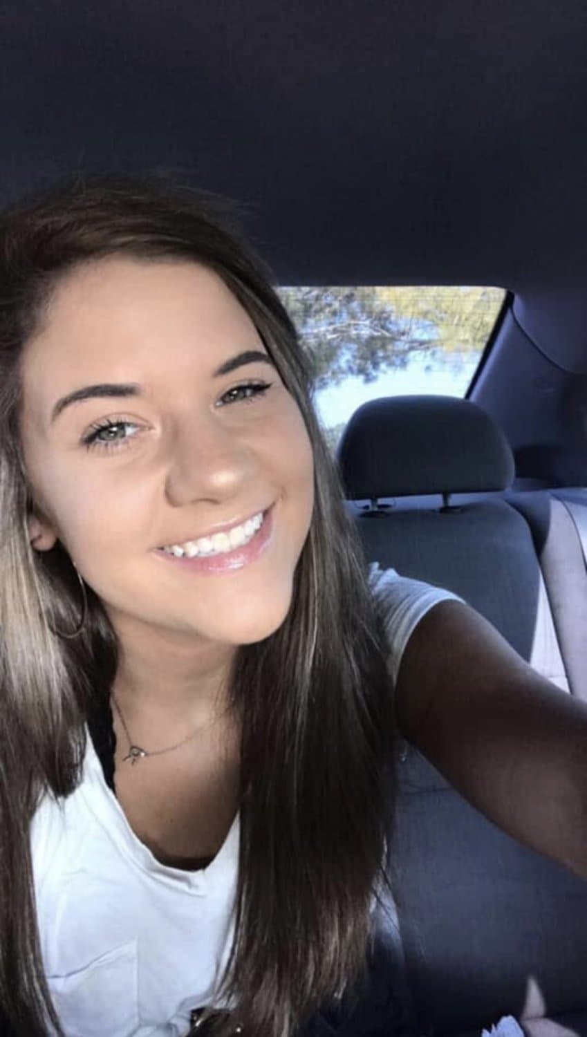 White bop with a nose built for sniffing stinky thug ass