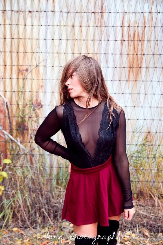 Sexy athletic trainer Hallie  showing off her tight body