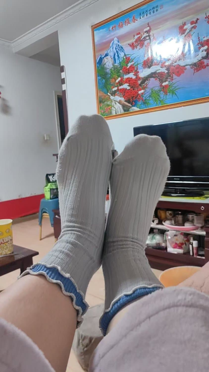 Asian feet / shoes & socks