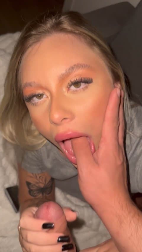 FAMOSINHA DO PRIVACY BRASIL - PORNO BRASIL - VAZADOS NOVINHA GOSTOSA FUDENDO E MAMANDO