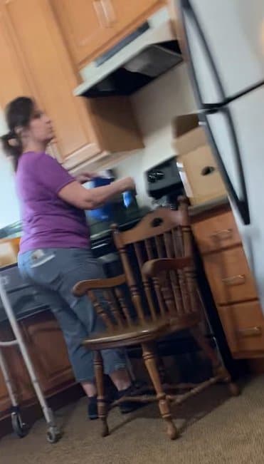 Thick Ass Gilf Helps Her Dad David Move While I Take Creepshots