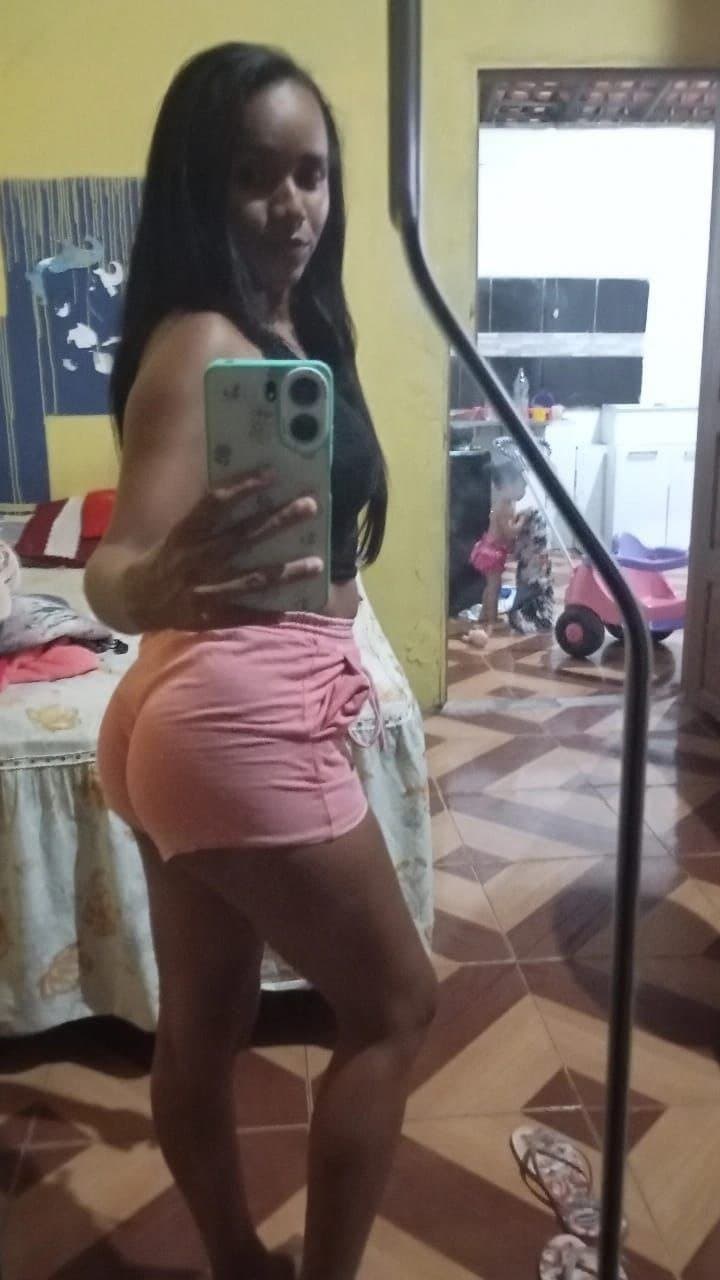 O ex vazando a Leana gostosinha.