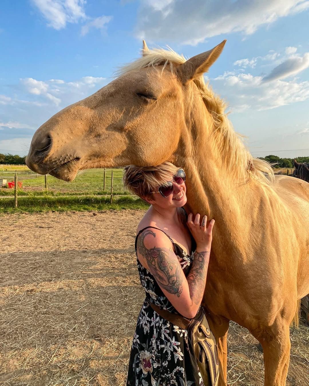 Emy Brunet Hansson: Veterinarian Butthole