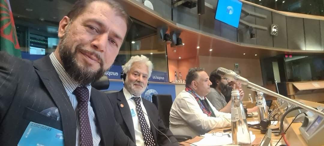 Sint-Niklaas, Belgien: Imer Kajtazi. Dies ist seine verheiratete Tochter und sie betrügt ihren Mann