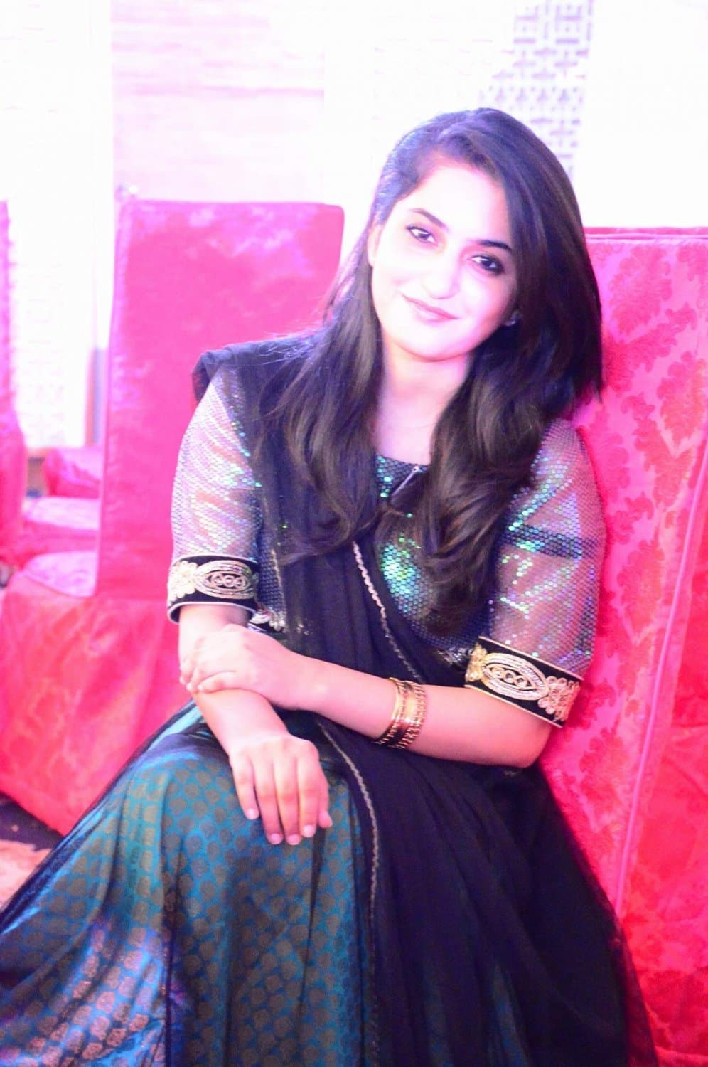 Click to view full size Pakistani girl sexy Resham gul Insta reshug1212 snap reshu121 num 03422278042