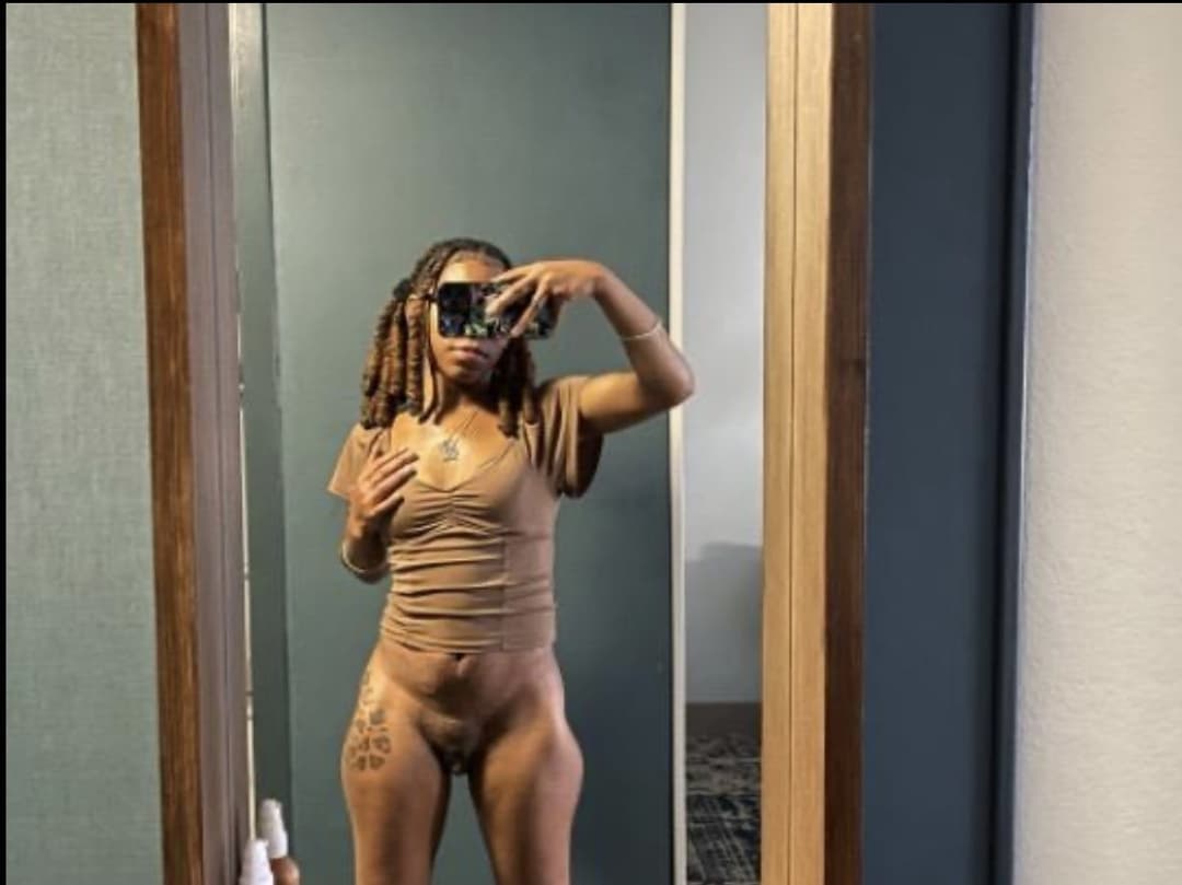 Cute slim thick  ebony eater