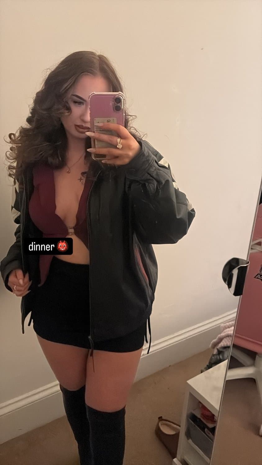 thick gym girl phoebe kitchen 22