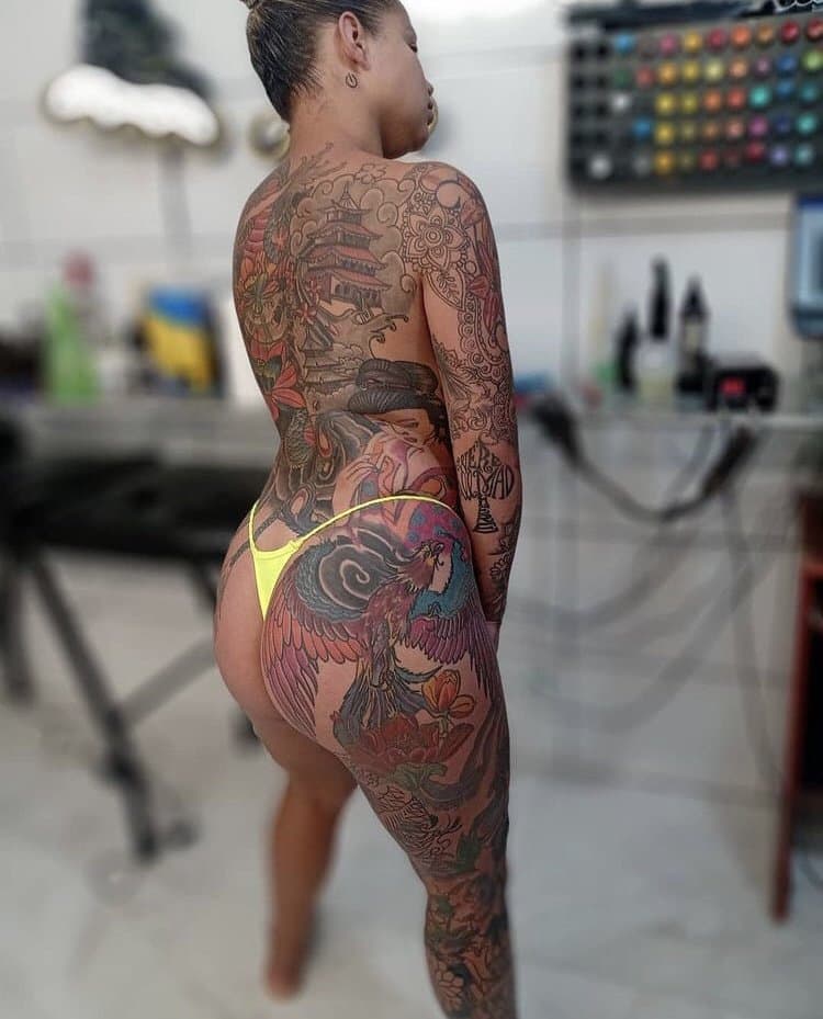 Click to view full size Tatuada cavala arrombando o cu no anal com dotado