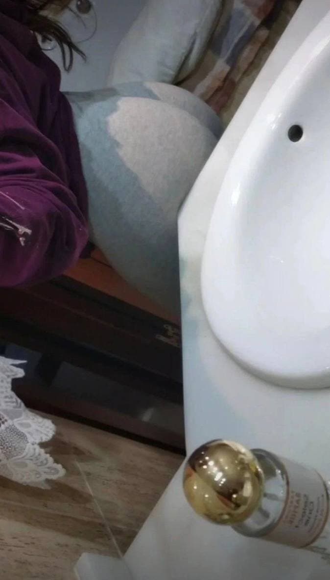 Vazou novinha cacheada dos olhos azuis