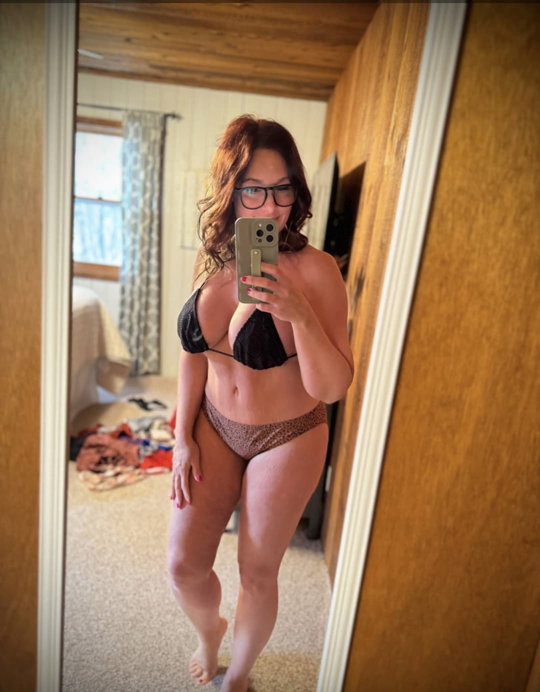 Dirty Thick & Curvy Brunette MILF Shows Of Her Big Tits And Curves