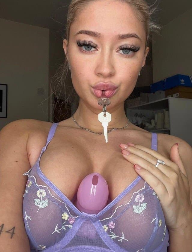 Findom Blonde Goddess