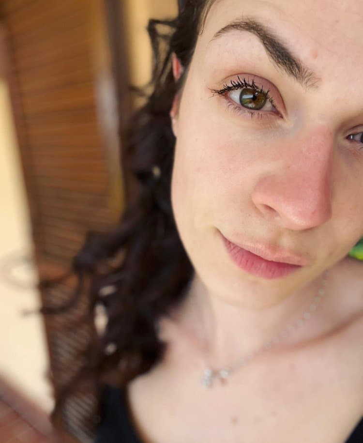 Big Tit Slut (Big Sister in Profile)??