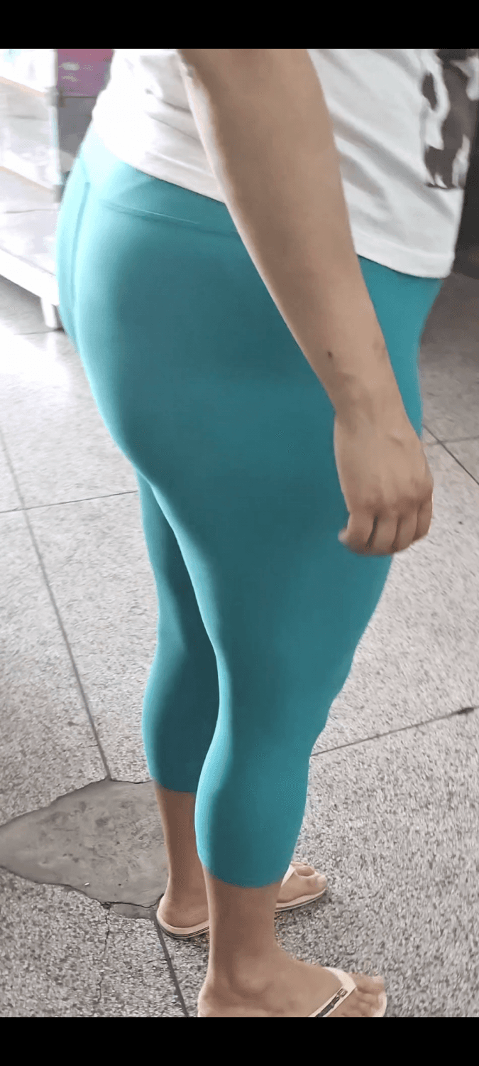 Gordinha gostosa ( Cara de safada que goza dando o cuzão) + Bônus -Gostosa do rabo lindo de legging.