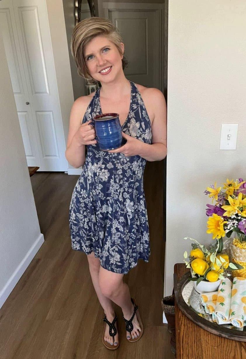 Slutty Skinny Cougar MILF Petite Body And Great Ass