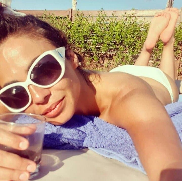 Egyptian milf teasing with her sexy bikini body