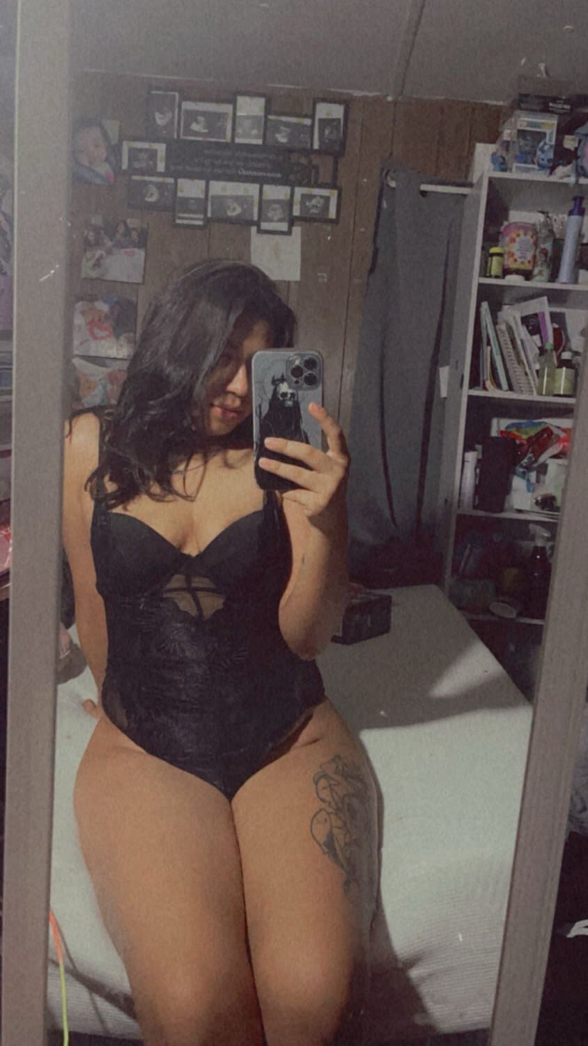 Betty from El Paso I know theirs more of her out there she a camera whore