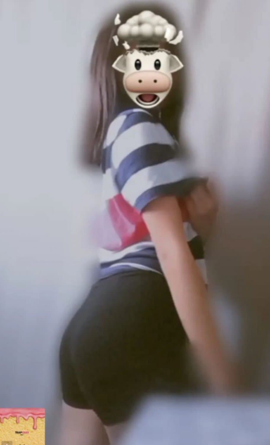 Quien tiene material de esta puta infiel