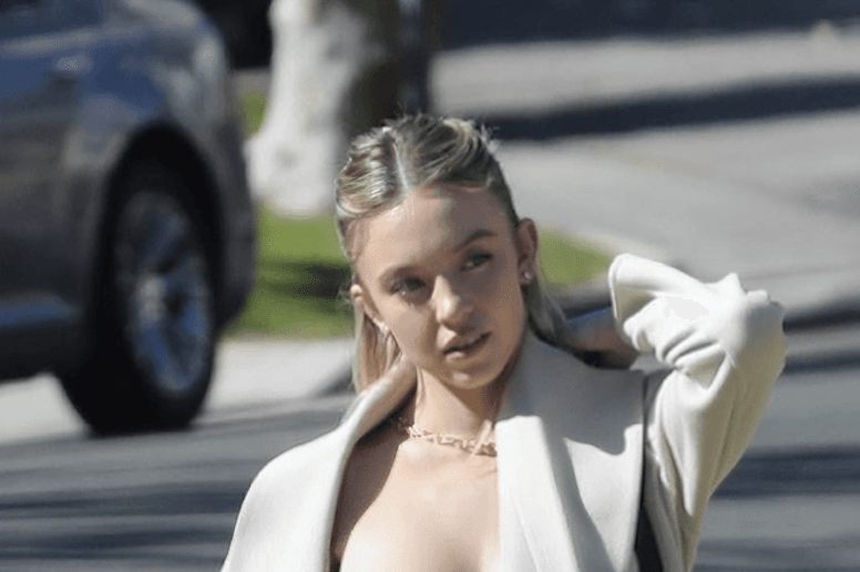 Teaser Content Of Sydney Sweeney See Full Content In Premium Galleries $5 In Link In Bio