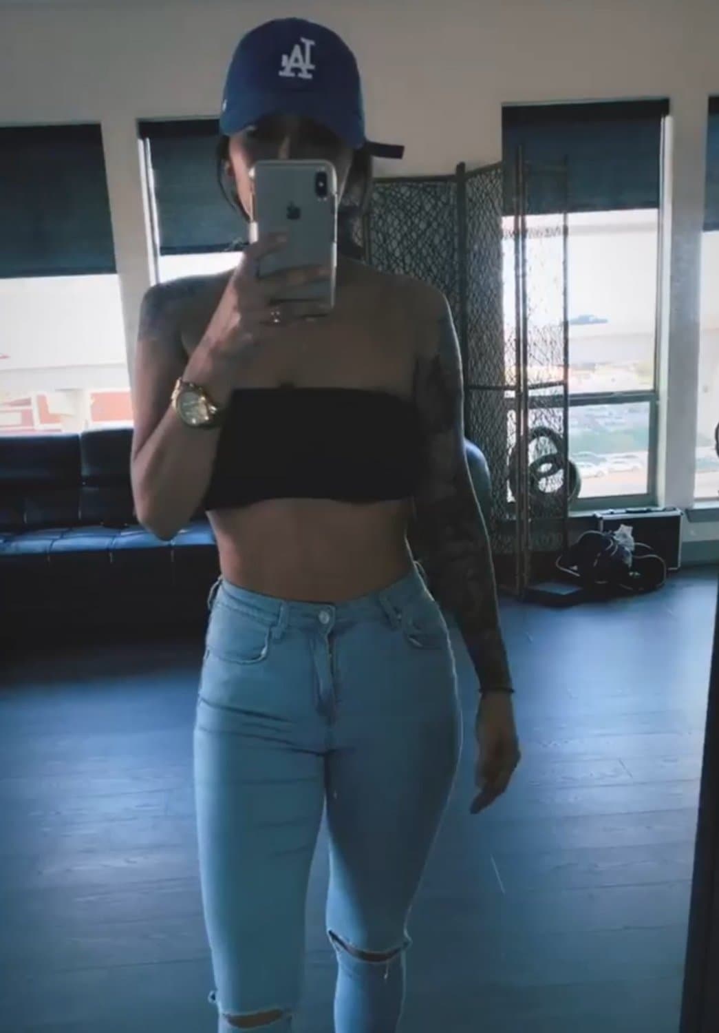 Sexy Latina MILF, Pregnant, Feet, Fit, Comments Welcomed.