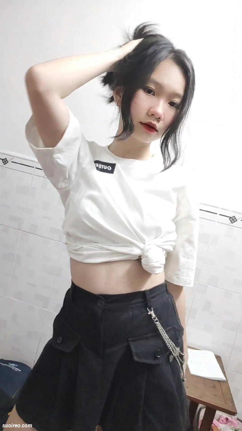 Nữ sinh cosplayer thích threesome