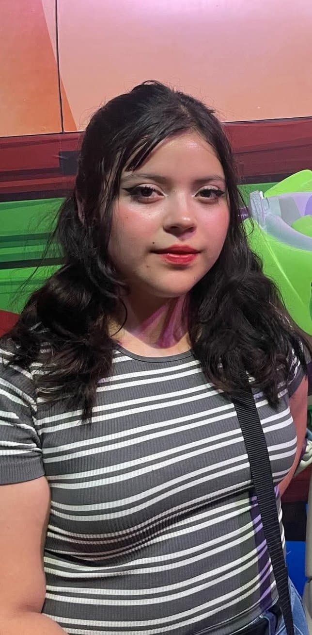 Esta putigorda con poca autoestima lo chupa con unas ganas que sientes te va a sacar la verga???