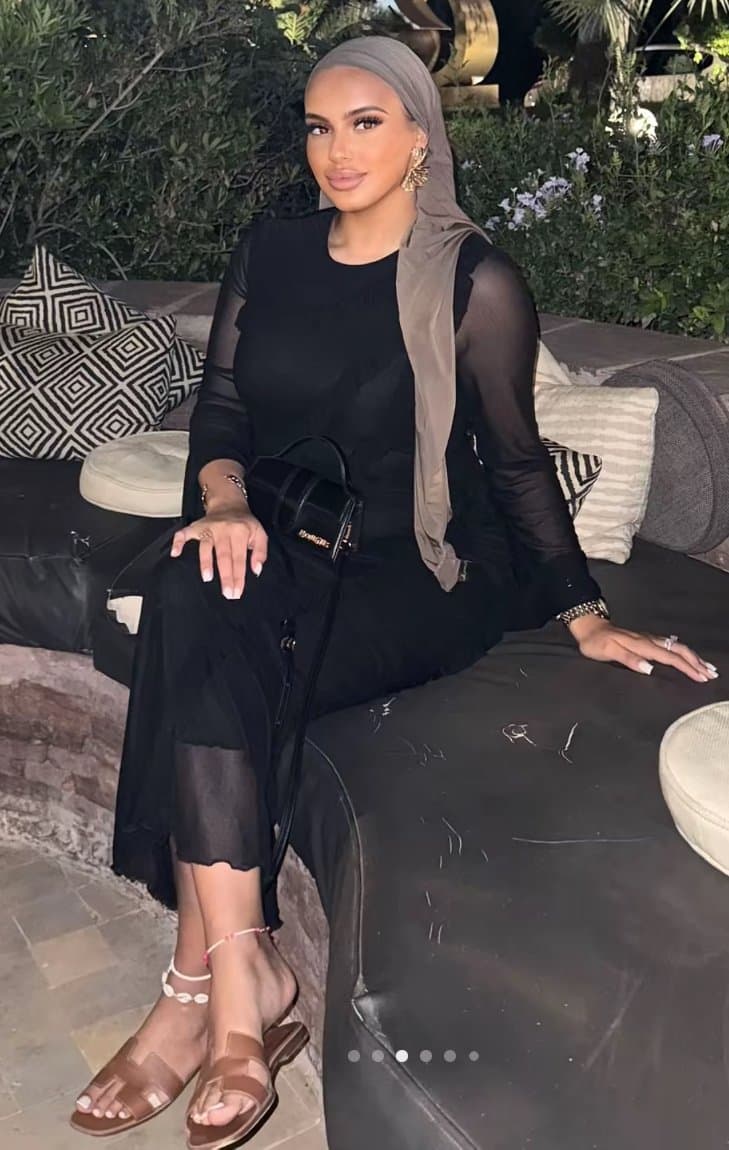 Hijabi Arab feet and spit compilation