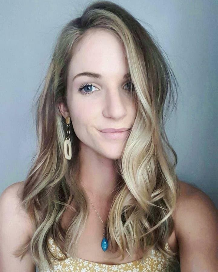 Tight MILF Noelle - Leaked Boudoir