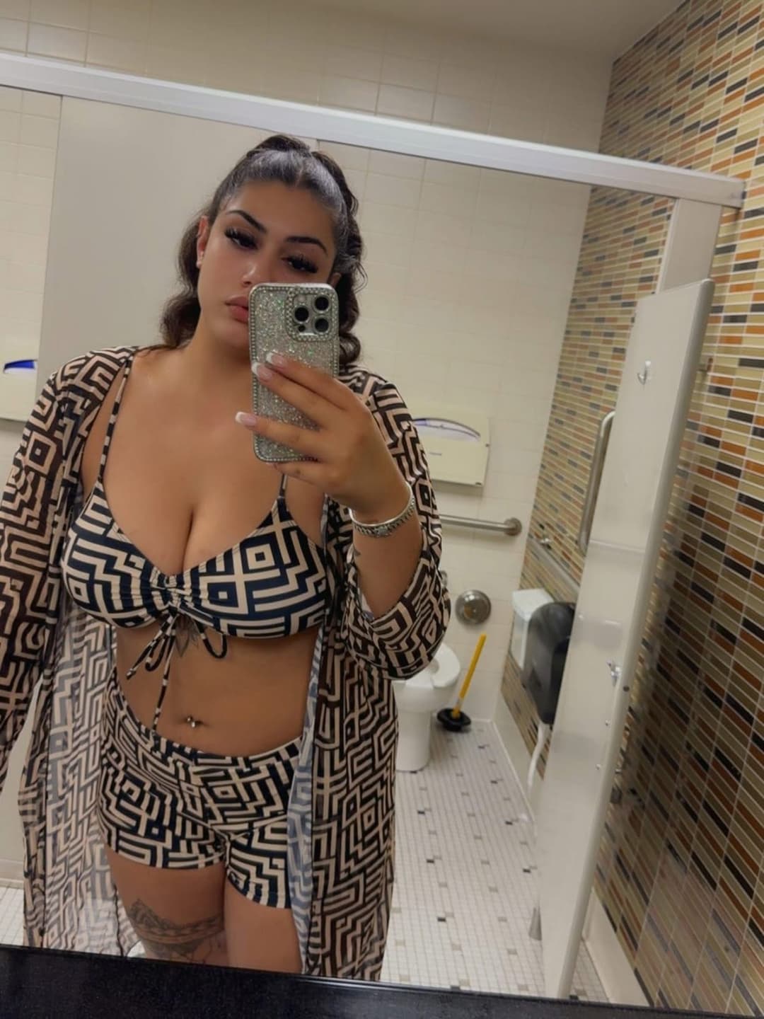 Gee Finesse Rapper Bitch