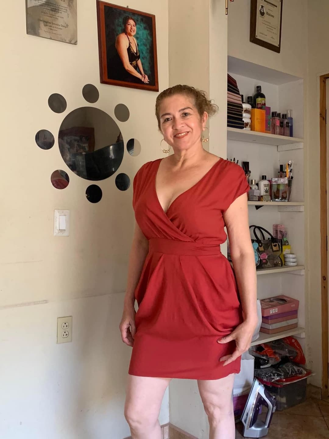 Click to view full size I would still tear this up even tho she a bit old she got big tits and cute toes lowkey