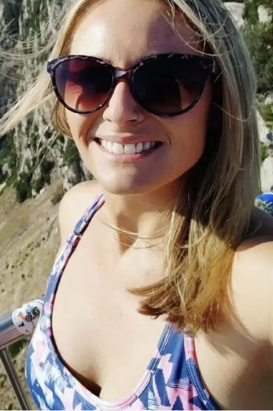 Tracy, MILF, 42, Hubby deployed, meeting men fir unprotected sex in own bed. Stretch mark mom body